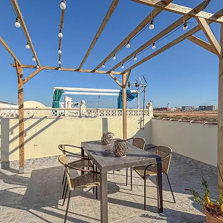 2 Bedroom Stunning In *