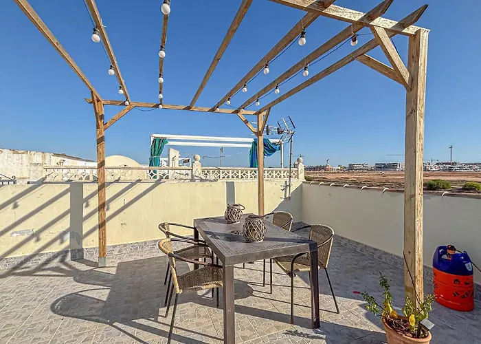 2 Bedroom Stunning In *