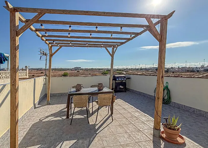 2 Bedroom Stunning In Holiday home Torrevieja