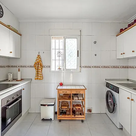 2 Bedroom Stunning In *