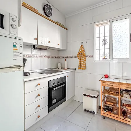 2 Bedroom Stunning In *