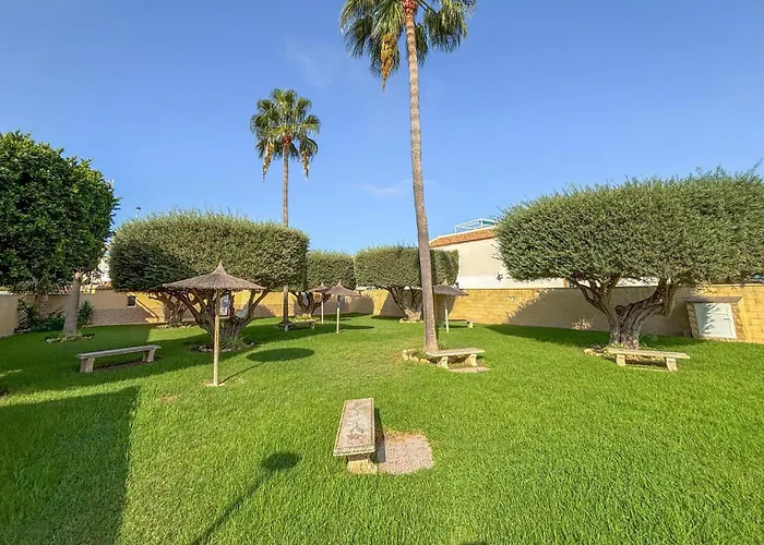 2 Bedroom Stunning In Vakantiehuis Torrevieja