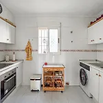2 Bedroom Stunning In *