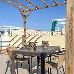 Vakantiehuis 2 Bedroom Stunning In