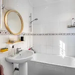 Vakantiehuis 2 Bedroom Stunning In *