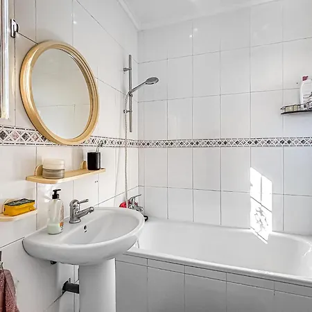 Hébergement de vacances 2 Bedroom Stunning In *