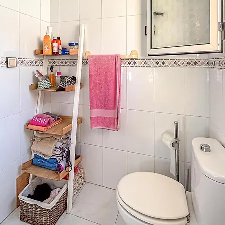 2 Bedroom Stunning In Hébergement de vacances Torrevieja