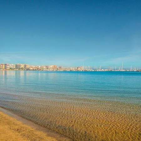 2 Bedroom Stunning In *